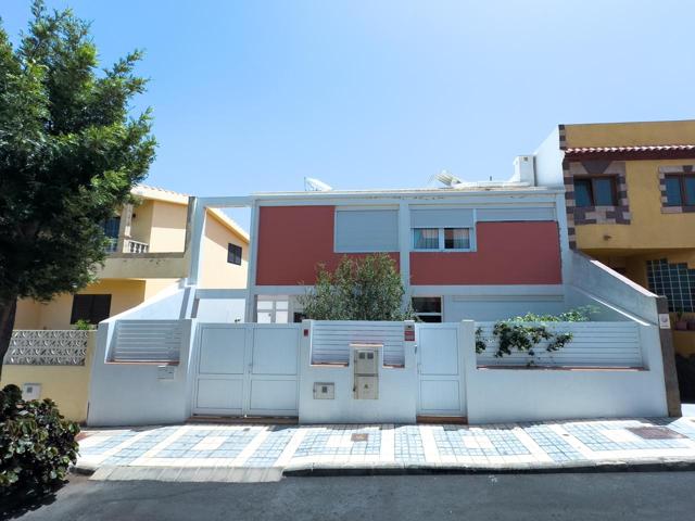 Casa - Chalet en venta en Agüimes de 305 m2 photo 0