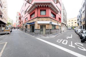 Se alquila local comercial de 100 m² en una de las zonas más demandadas de Guanarteme, a pocos metros de la Playa de Las Canteras. photo 0
