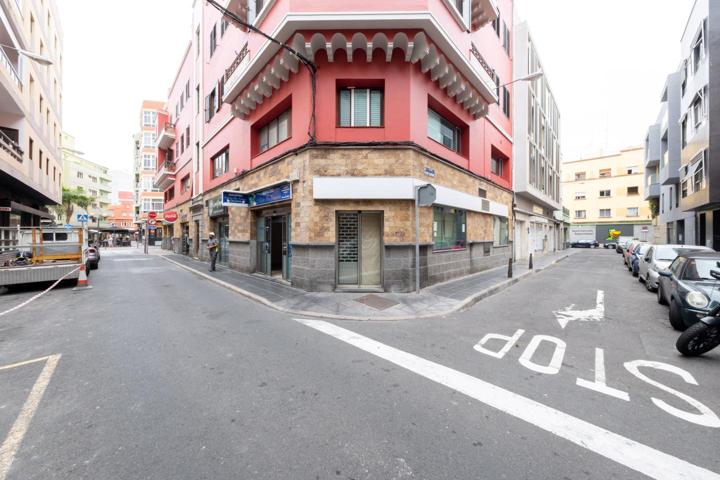Se alquila local comercial de 100 m² en una de las zonas más demandadas de Guanarteme, a pocos metros de la Playa de Las Canteras. photo 0