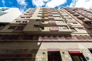 Piso en la calle Pelayo photo 0