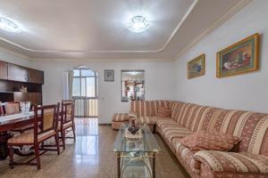 En venta piso amplio y luminoso en San José – Las Palmas de Gran Canaria photo 0