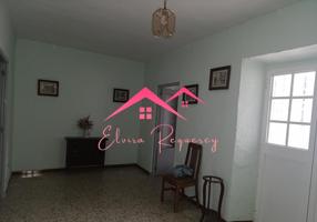 Se vende casa en semicentro de Lucena photo 0