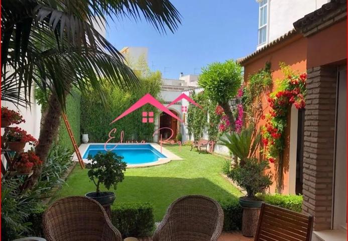 Casa en pleno centro con piscina photo 0