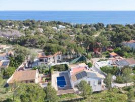 Villa En venta en Dénia photo 0