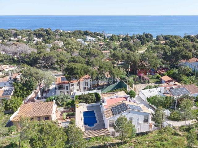 Villa En venta en Dénia photo 0
