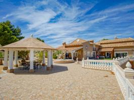 Villa En venta en La Nucia photo 0