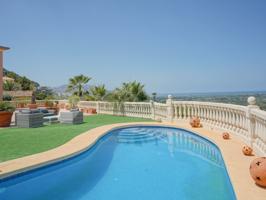 Villa En venta en Pedreguer photo 0