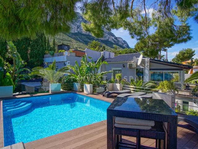 Villa En venta en Dénia photo 0