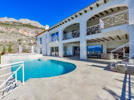 Villa En venta en Altea photo 0