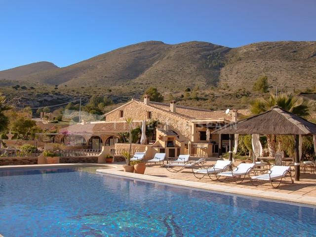 Villa En venta en Benissa photo 0