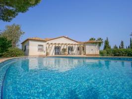 Villa En venta en Dénia photo 0
