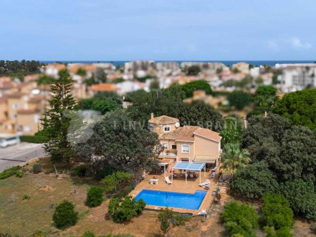 Villa En venta en Dénia photo 0