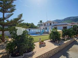 Villa En venta en Dénia photo 0
