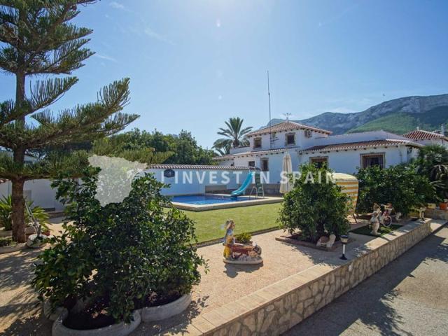 Villa En venta en Dénia photo 0