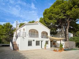 Villa En venta en Dénia photo 0