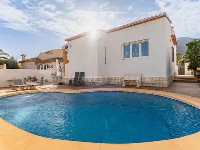 Villa En venta en Dénia photo 0