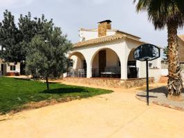 Chalet en venta en La Pobla de Vallbona photo 0