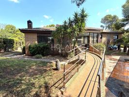 Gran vivienda familiar en una planta con piscina y jardín en La Cañada photo 0