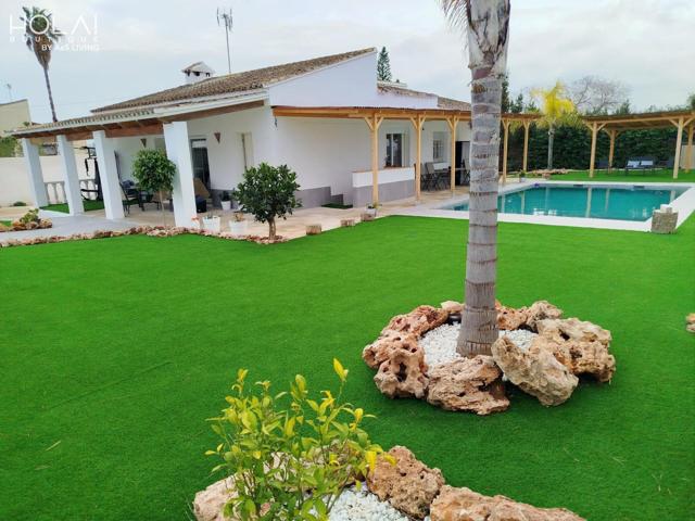 🏡 Espectacular chalet que combina estilo moderno con encanto rural photo 0
