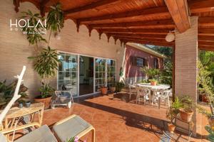🏡 Chalet independiente en parcela esquinera de 2.004 m² en La Pobla de Vallbona photo 0