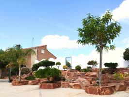 Conjunto residencial privado: dos viviendas independientes en finca rústica de 5.700 m² – Bétera photo 0