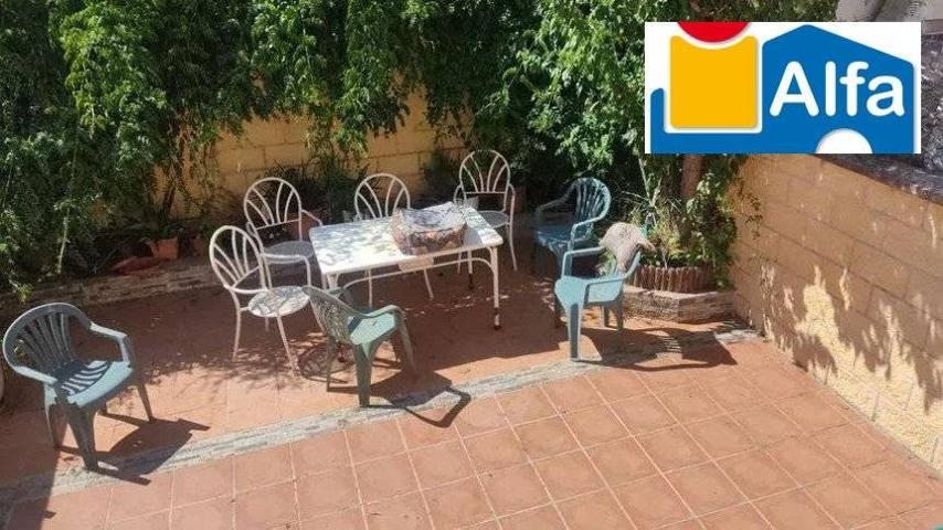 Unifamiliar Pareada En venta en La Cañada , Cáceres photo 0
