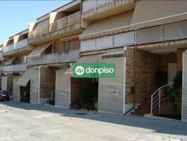 Unifamiliar Pareada En alquiler en Cáceres photo 0
