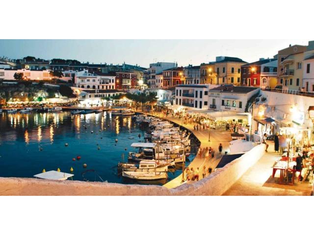 Solar para construir viviendas plurifamiliares de 1.950m2 de techo en total, cerca Puerto de Mahón photo 0