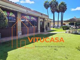 Villa En venta en Dos Hermanas photo 0