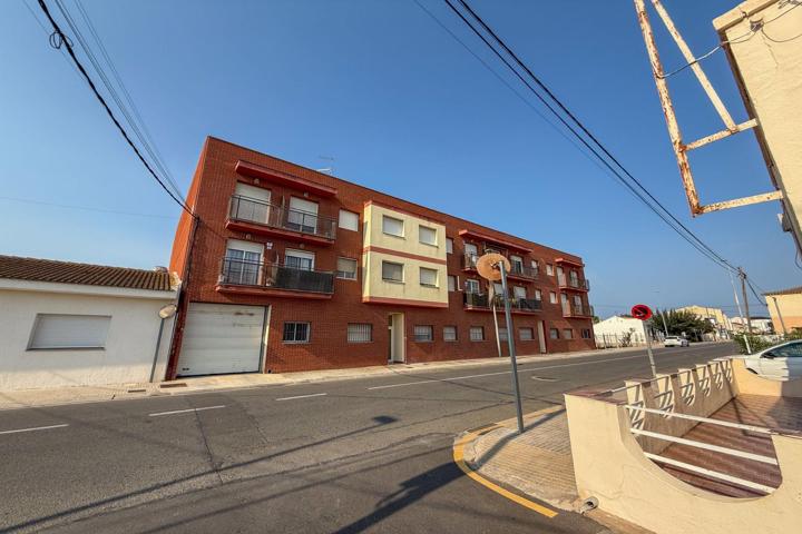 Piso en venta en Deltebre, de 3 habitaciones y piscina comunitaria photo 0