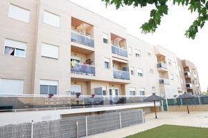 Oportunidad en Deltebre. Piso tipo dúplex con terraza solárium y piscina comunitaria photo 0