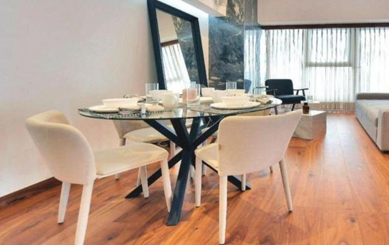 Exclusiva vivienda de estreno con plaza de garaje y terraza independiente photo 0