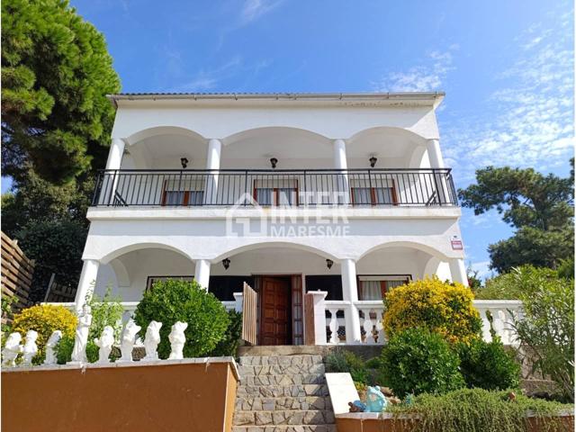 GRAN CASA CON PISCINA y RODEADA DE NATURALEZA photo 0