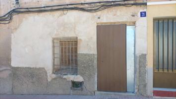 🏡 Chalet adosado con gran potencial en Monóvar-Monòver – ¡Oportunidad para reformar a tu gusto! photo 0