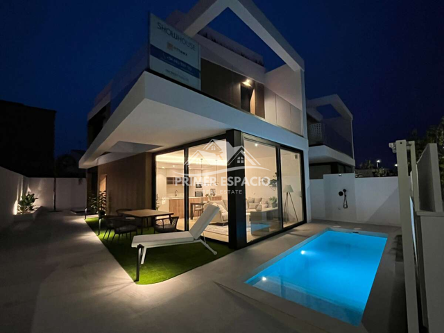 Villa en Torre de la Horadada photo 0