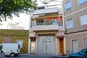 Piso en Venta de 3 Dormitorios en Elda, Alicante – Zona Tranquila y Bien Comunicada photo 0