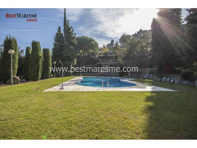 Preciosa casa adosada en venta acabada de reformar en el centro de Cabrils photo 0