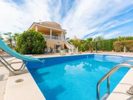 Villa En venta en Mutxamel photo 0