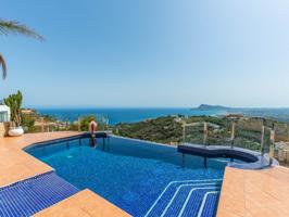 Villa En venta en Altea photo 0