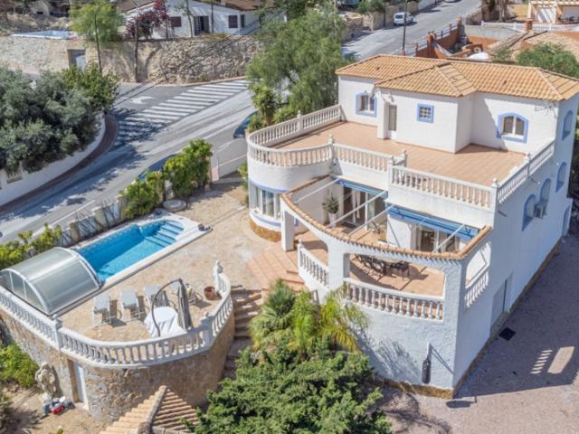 Villa En venta en El Campello photo 0