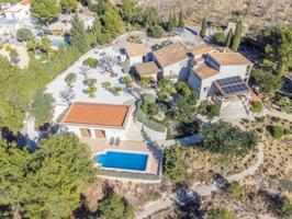 Villa En venta en Aigües photo 0