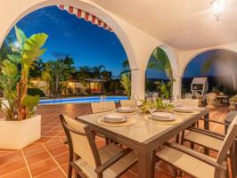 Villa En venta en Busot photo 0