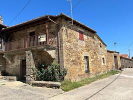 Casa típica en piedra de 2 plantas con patio. En calle Pozo en Villardeciervos-Zamora photo 0