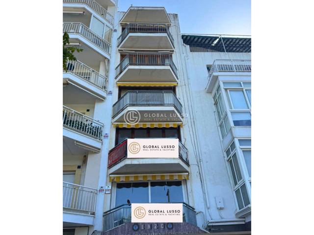 Edificio con LICENCIA TURÍSTICA EN PRIMERA LINEA DE ROSES. photo 0