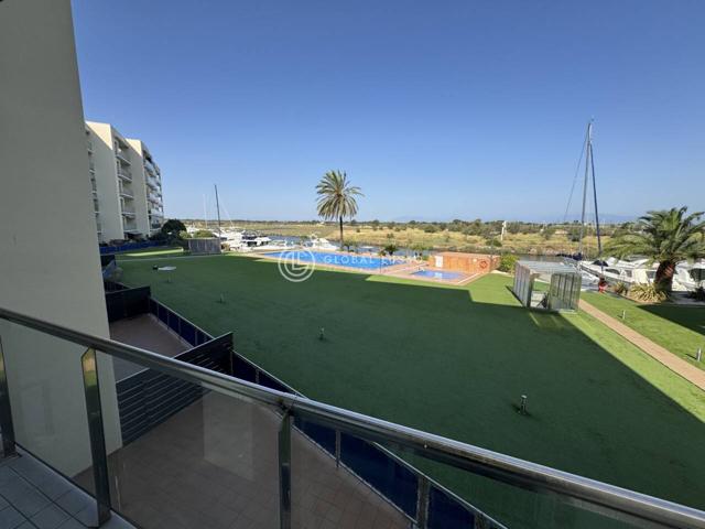 Piso en venta en Av Del Pastor Santa Margarida, Roses photo 0