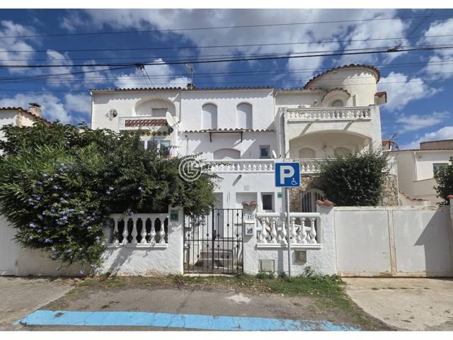ENCANTADORA CASA REFORMADA CON VISTAS A LOS CANALES EN EMPURIABRAVA photo 0