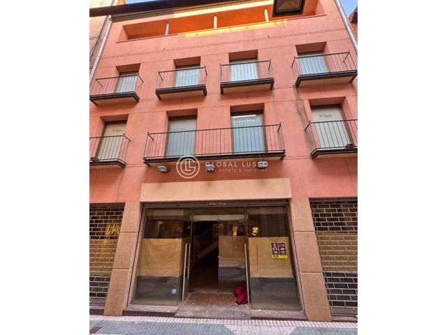 Edificio en pleno Centro de Figueres photo 0