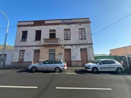 CASA CON TERRENO photo 0
