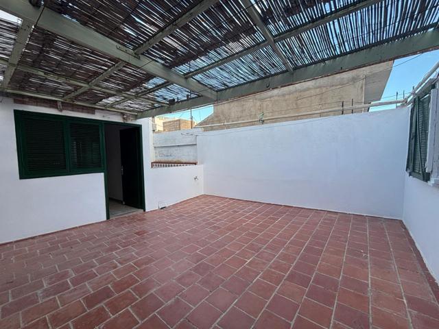 Oportunidad en La Jaca - Arico: Ideal para familias o inversión vacacional photo 0