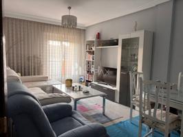 Piso con plaza de garaje y trastero en zona Puente Ladrillo photo 0